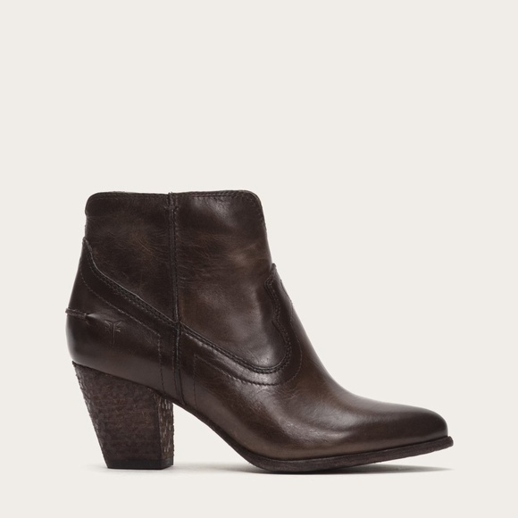 Frye Shoes - Frye Renee Seam Short Ankle Boots in Slate Sz 9.5
